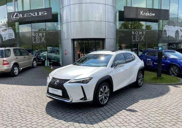 Lexus UX cena 199900 przebieg: 20007, rok produkcji 2021 z Kraków małe 596